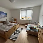 Apartament Gelbes Haus Seenland Xl