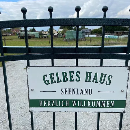 Gelbes Haus Seenland Xl 아파트